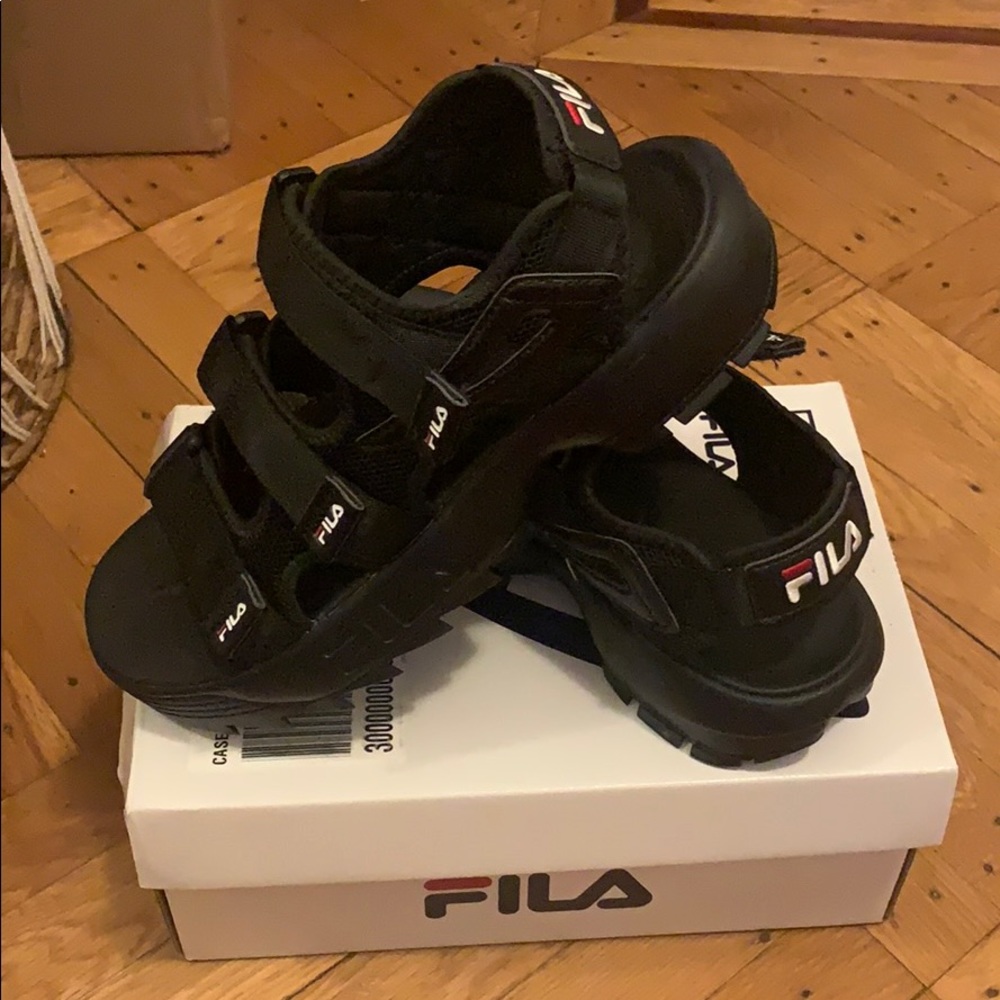 Fila disruptor sandals